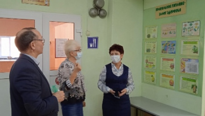 Контроль организация питания в школах продолжается