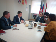 Глава муниципального образования «Глазовский район» В.В. Сабреков провел совещание с представителями  ООО «Увадрев-Холдинг»  по вопросам сотрудничества с Глазовским районом.  